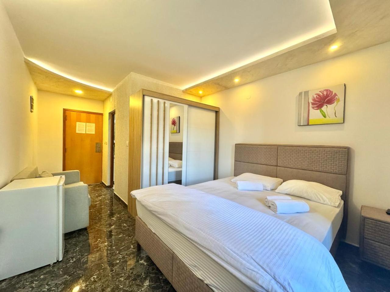 Hotel Palma Jaz Budva Kültér fotó