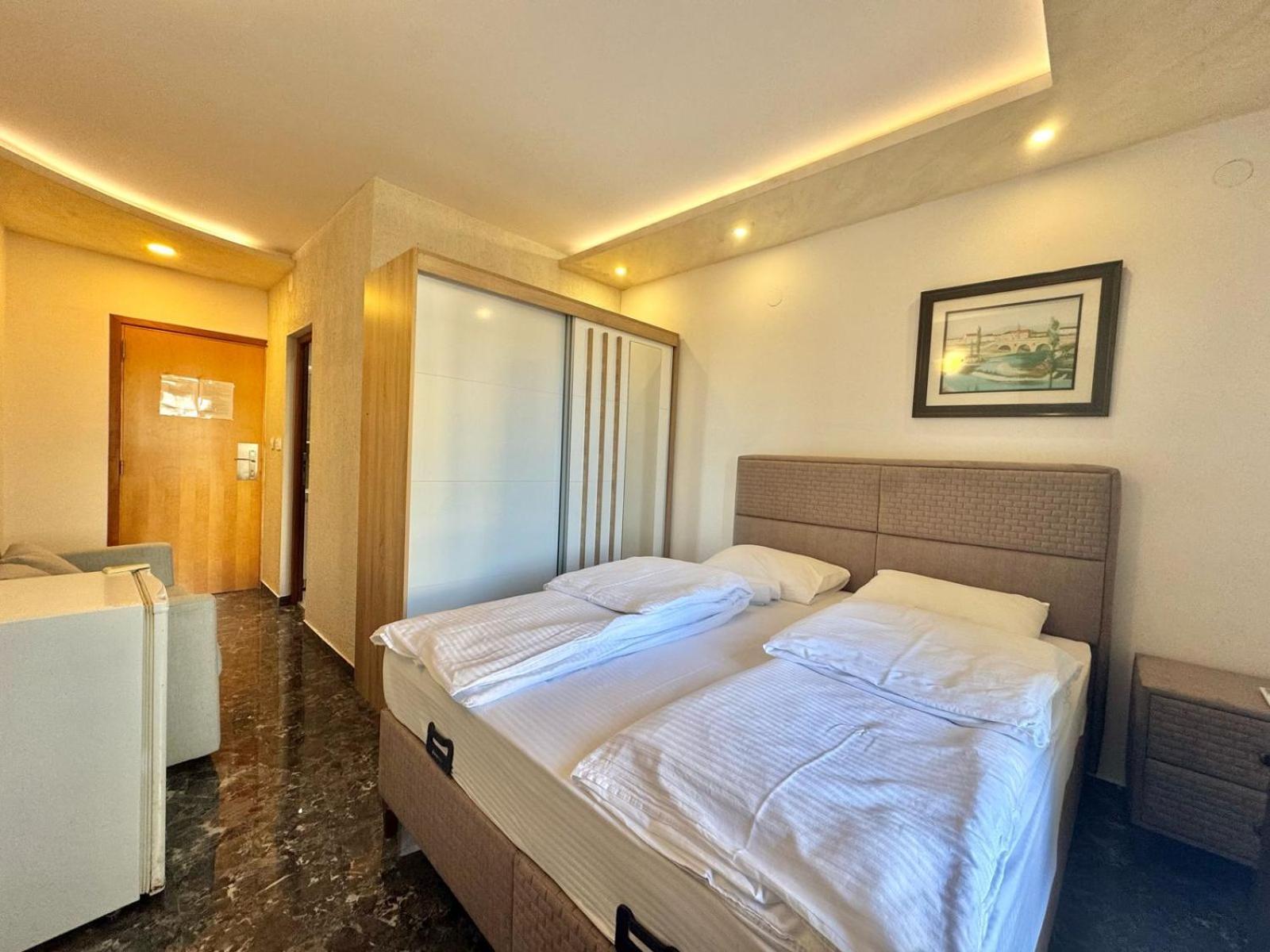 Hotel Palma Jaz Budva Kültér fotó